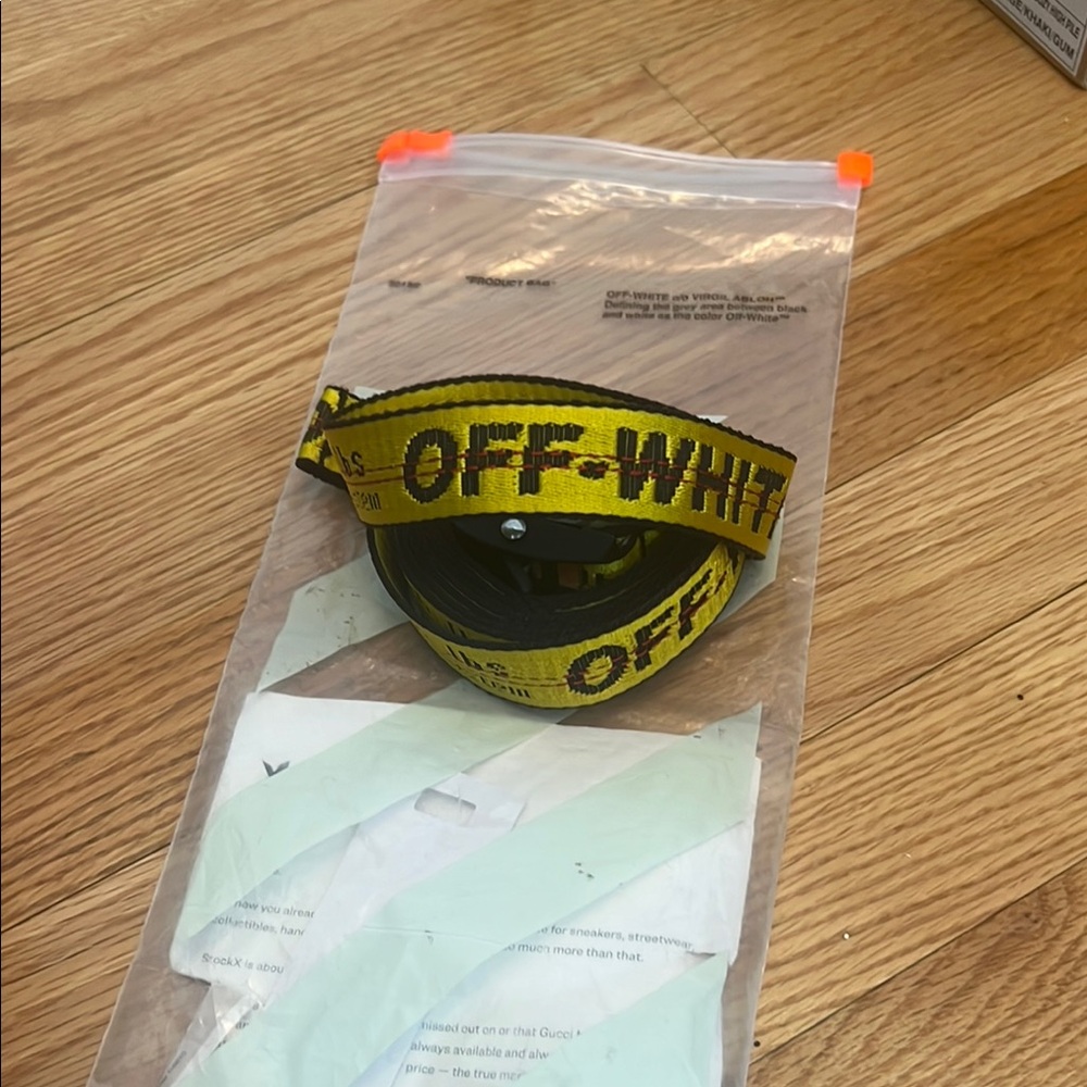 Off-White Mini Industrial belt 
Unisex